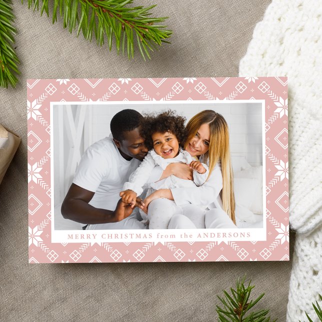 Tarjeta Festiva Foto del patrón nórdico de copos de nieve rosa (Subido por el creador)