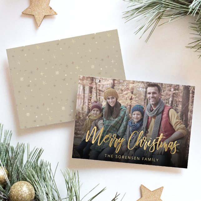 Tarjeta Festiva Foto familiar Merry Christmas Gold Script Beige (Subido por el creador)