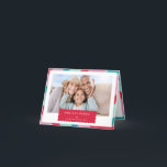 Tarjeta Festiva FOTO FAMILIAR moderno minimalista geométrico rojo<br><div class="desc">por kat massard >>> WWW.SIMPLYSWEETPAPERIE.COM<<< An elegant card design featuring quote that you can change yourself! White geometric border on the backside, giving you the opportunity to handwrite a personal message or place a full portrait photo. NOTE >> Póngase en contacto conmigo kat@simplysweetpaperie.com si necesita ayuda para redimensionar sus fotos...</div>