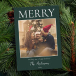 Tarjeta Festiva Foto Merry Simple Modern Minimal<br><div class="desc">Crea tus propias tarjetas de vacaciones personalizadas esta temporada festiva. Simplemente agrega tu foto familiar favorita a esta plantilla de tarjeta de Navidades.</div>