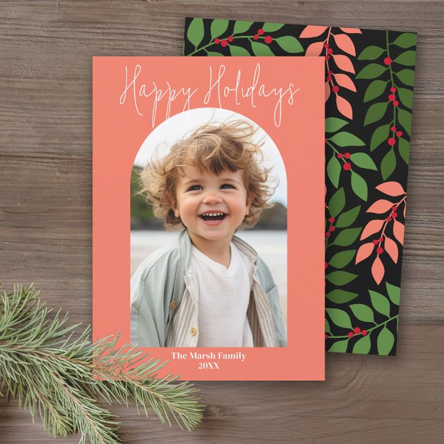 Tarjeta Festiva Foto mínima moderna en arco - negro botánico de co (Modern photo arch - A berry botanical holiday card with coral, green and black leaves and berries.)