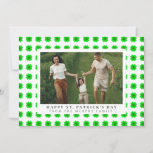 Tarjeta Festiva Foto minimalista de trébol de la suerte del día de