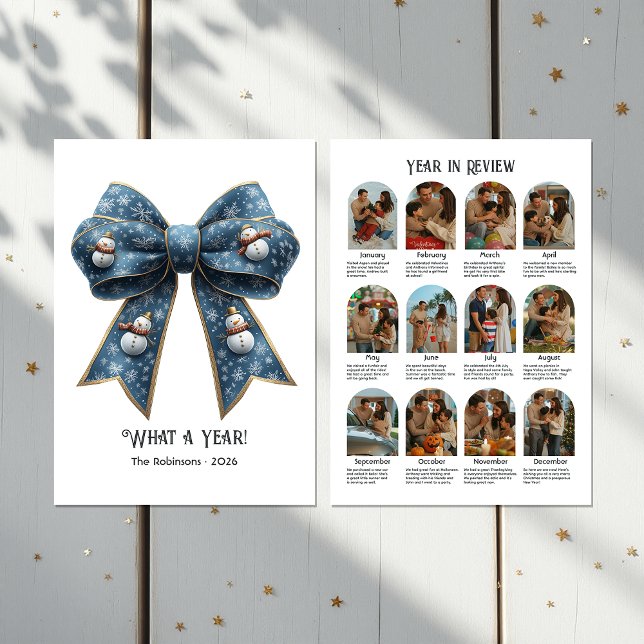 Tarjeta Festiva Foto plana de vacaciones de Año Nuevo con lazo de  (Snowman Bow Year in Review Flat Holiday Photo)