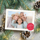 Tarjeta Festiva FOTO SENCILLA mancha festiva mínima moderna rojo<br><div class="desc">por kat massard >>> WWW.SIMPLYSWEETPAPERIE.COM<<< An elegant card design featuring quote that you can change yourself! White geometric border on the backside, giving you the opportunity to handwrite a personal message or place a full portrait photo. NOTE >> Póngase en contacto conmigo kat@simplysweetpaperie.com si necesita ayuda para redimensionar sus fotos...</div>