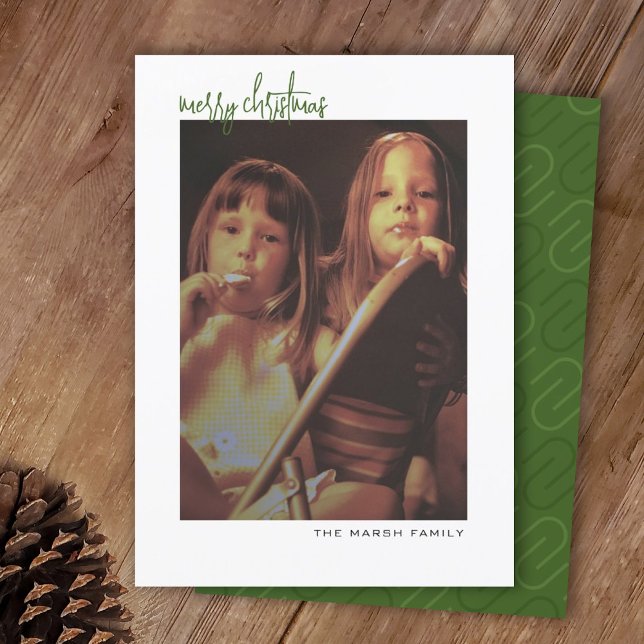 Tarjeta Festiva Foto vertical - borde blanco mínimo - espalda verd (Modern, minimal Christmas Photo Card with a retro vibe)