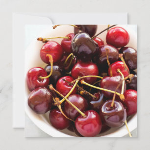 Tarjeta Festiva Fotografía de Cerezas Rojas Frescas en un Tazón