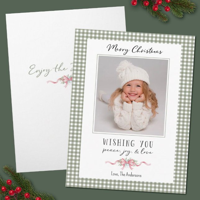 Tarjeta Festiva Fotografía de Preppy de Plaid en Green Gingham (A pretty green gingham photo Christmas Holiday folded Card. Personalize it with your photo and info.)