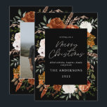 Tarjeta Festiva Fotografía floral elegante de terracota negra<br><div class="desc">Guión floral y elegante de terracota negra Tarjeta navideña de fotos navideñas.</div>