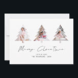 Tarjeta Festiva Fotos de 3 formas de árbol 2026 Calendario Feliz N<br><div class="desc">Fotos de 3 formas de árbol 2026 Calendario Feliz Navidad. Disponible digitalmente e impreso. Feliz Navidad está en un elegante guión. Reemplace fácilmente las tres imágenes de muestra con las suyas y personalícelas con tus nombres en la parte delantera y feliz saludo de año nuevo en la parte trasera. Un...</div>