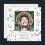Tarjeta Festiva Fotos de Navidades de Merry Winter Woodland<br><div class="desc">Añade tu foto cuadrada a este caprichoso diseño de bosques de invierno lleno de ramas de berry y hojas para una simple y rústica postal de vacaciones para Navidades. El texto en la parte delantera dice, "Feliz" con el año en fuentes divertidas y festivas. Al revés, escrito en colorido texto,...</div>
