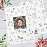 Tarjeta Festiva Fotos de Navidades de Merry Winter Woodland<br><div class="desc">Añade tu foto cuadrada a este caprichoso diseño de bosques de invierno lleno de ramas de berry y hojas para una simple y rústica postal de vacaciones para Navidades. El texto en la parte delantera dice, "Feliz" con el año en fuentes divertidas y festivas. Al revés, escrito en colorido texto,...</div>