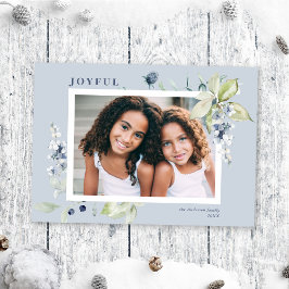 Tarjeta Festiva Frosty Winsty Berries Holiday Card