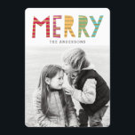 Tarjeta Festiva Fun Merry Holiday Photo Card<br><div class="desc">Celebre la temporada con esta moderna y elegante tarjeta de vacaciones de Berry Berry Sweet. Encontrará artículos y más opciones de diseño en nuestra tienda: www.berryberrysweet.com</div>