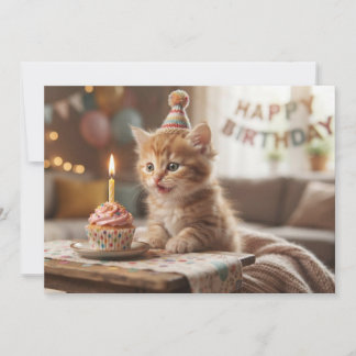 Tarjeta Festiva Gato divertido y lindo con una magdalena. Feliz Cu