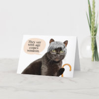 Gato feliz cumpleaños mayor en peluca gris con gaf
