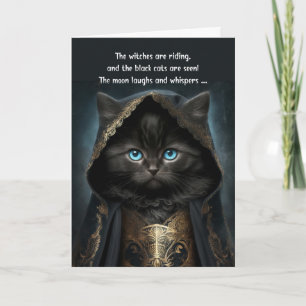 Tarjeta Festiva Gato negro lindo de Halloween con capa de bruja y 
