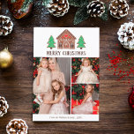Tarjeta Festiva Gingerbread House Feliz Collage de fotos de Navida<br><div class="desc">Tarjeta fotográfica de Navidad con una casa de jengibre con dos árboles de jengibre decorados con helados blancos,  rojos y verdes. ¡Añade tres fotos a tu familia!</div>