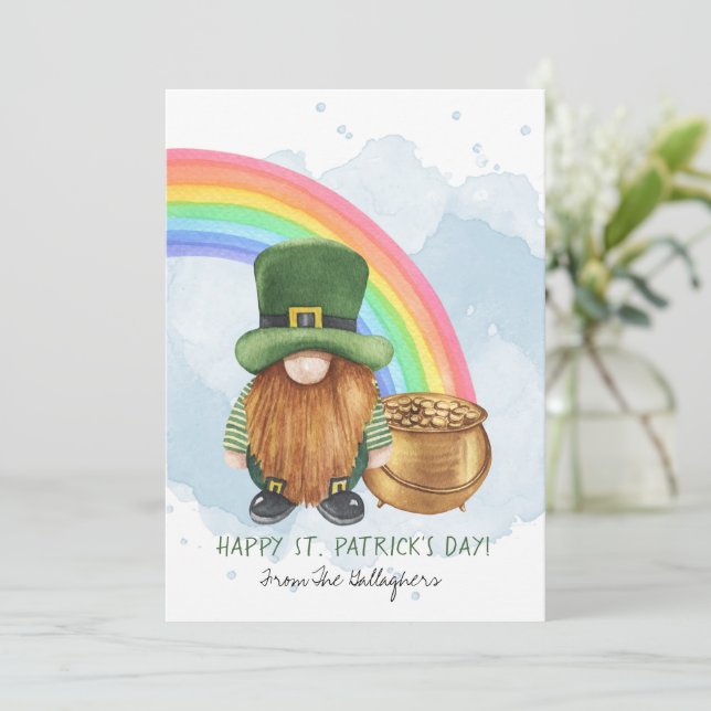 Tarjeta Festiva Gnome Pot irlandés del Personalizado de oro Día de (Anverso de pie)