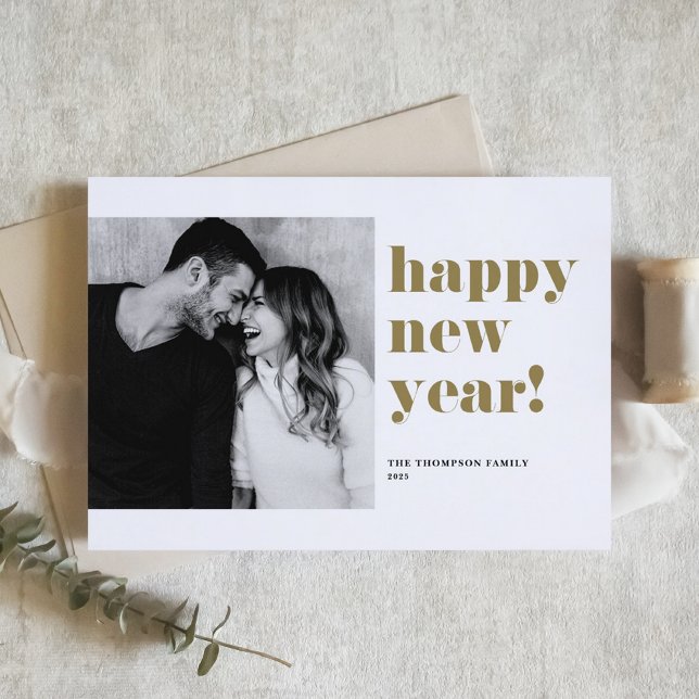 Tarjeta Festiva Gold Bold Typography Photo Happy New Year 2025 (Subido por el creador)