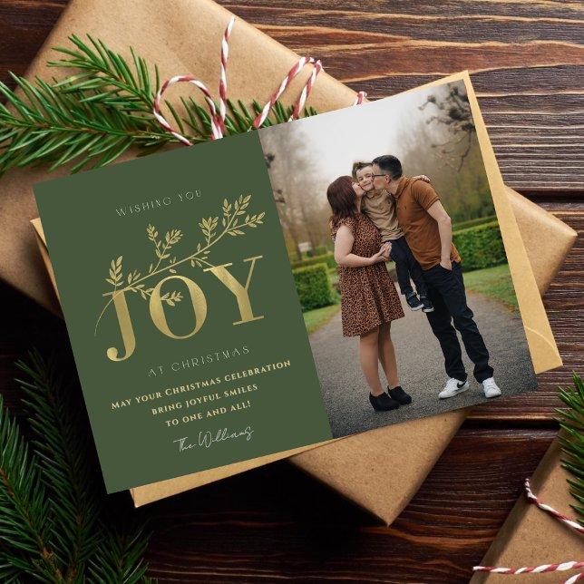 Tarjeta Festiva Gold & Green Typography Family Christmas Photo  (Subido por el creador)