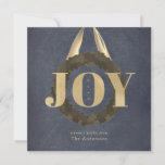 Tarjeta Festiva Gold JOY Wreath Chalkboard Christmas Holiday<br><div class="desc">This elegant and chic "JOY" square christmas holiday greeting card features a word "JOY" in faux gold foil on a black chalkboard background with foliage / greenery wreath with gold satin ribbon. The reverse side features a faux gold background. Personalize it for your needs. You can find matching products at...</div>