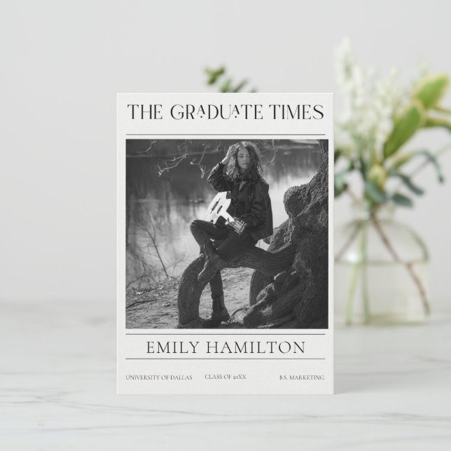 Tarjeta Festiva Graduation Magazine, The Graduate Times  (Anverso de pie)