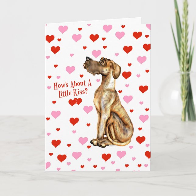 Tarjeta Festiva Gran Dane Brindle El día de San Valentín Kiss (Anverso)