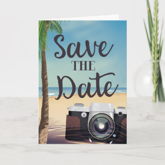Tarjeta Festiva Guardar la fecha vintage Cámara y playa