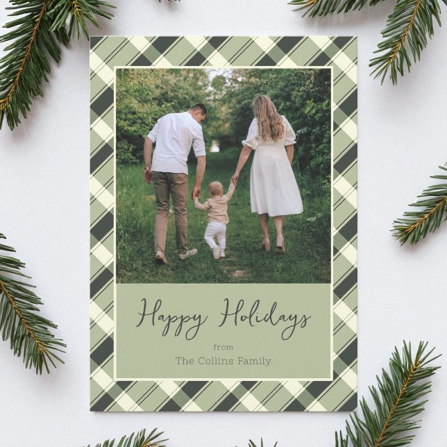 Tarjeta Festiva Guión verde moderno foto feliz de las vacaciones (Modern Green Plaid Script Photo Happy Holidays Holiday Card)