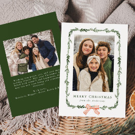 Tarjeta Festiva Guirnalda de Verde con Lazo Rojo Elegante 2 Foto