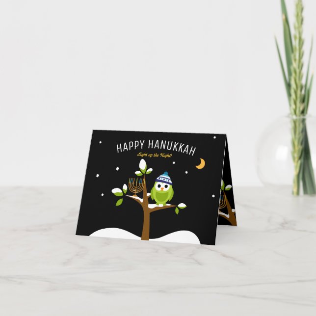 Tarjeta Festiva Hanukkah Lechuza y Menorah iluminan la noche (Anverso)