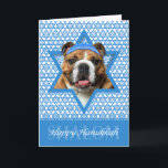Tarjeta Festiva Hanukkah Star of David - Bulldog<br><div class="desc">Lo que podría hacer que decir Feliz Hanukkah sea más divertido que tener a este Bulldog usando un Yamaka rodeado por la Estrella de David. Este fantástico diseño vacacional hará las delicias de tus amigos y familiares, así como de otros amantes del perro. Este diseño está disponible en más de...</div>