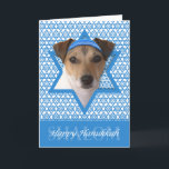 Tarjeta Festiva Hanukkah Star of David - Jack Russell Terrier<br><div class="desc">Lo que podría hacer que decir Feliz Hanukkah sea más divertido que tener a este Jack Russell Terrier Dog usando un Yamaka rodeado por la Estrella de David. Este maravilloso diseño navideño hará las delicias de tus amigos y familiares, así como de otros amantes del perro. Este diseño está disponible...</div>