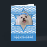 Tarjeta Festiva Hanukkah Star of David - Maltés<br><div class="desc">Lo que podría hacer que decir Feliz Hanukkah fuera más divertido que tener a este perro maltés usando un Yamaka rodeado por la Estrella de David. Este fantástico diseño vacacional hará las delicias de tus amigos y familiares, así como de otros amantes de los animales. Este diseño está disponible en...</div>