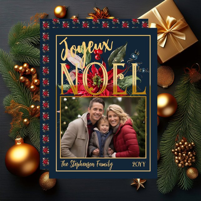 Tarjeta Festiva Hermosa Poinsettia y Berries Joyeux Noël ("Joyeux Noël" French "Merry Christmas" Faux Foil and Blue Poinsettia | Berries Flat Greeting Card)