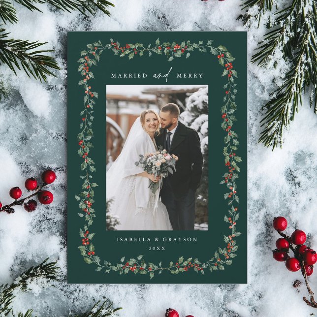 Tarjeta Festiva Holly Berry Frame Married & Merry Photo Green (Subido por el creador)
