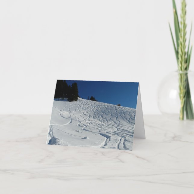 Tarjeta Festiva Huellas de esquí en la nieve (Anverso)