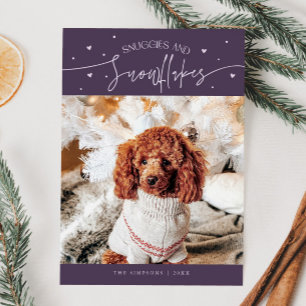 Tarjeta Festiva Huggs y Snowflakes Dog Foto de Navidades morados