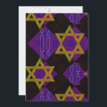 Tarjeta Festiva Imagen temática de Hanukkah de SlipperyJoe's dorad<br><div class="desc">Imagen temática de Hanukkah de SlipperyJoe's dorado amarillo Estrella de David velas azules con llamas naranjas arte inspirado en la menorá regalo idea identidad judía espiritualidad festividad retro patrón simétrico audaz fondo enrejado con forma de diamante combina tradición y diseño vibrante efecto de tablero de ajedrez púrpura y negro celebración...</div>