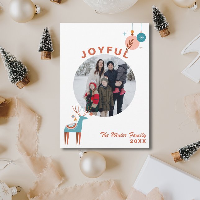 Tarjeta Festiva Joven foto moderna de reno festivo (Joyful Modern Festive Reindeer Photo Holiday Card
)