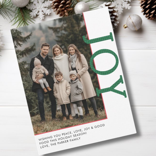 Tarjeta Festiva ¡JOY! 1 Foto, blanco, rojo, verde, clásico (JOY! 1 Photo, White, Red, Green, Plaid Pattern, Minimal, Classic Holiday Card.)