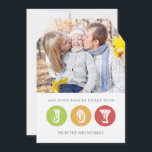 Tarjeta Festiva Joy Merry Christmas Photo Card Red Green<br><div class="desc">Tarjeta fotográfica de personalizable para navidades de vacaciones en verde lima divertido y moderno,  rojo ladrillo,  amarillo mostaza y blanco. Añade tu foto y texto personalizado a esta tarjeta para crear un navidad único que saluda esta temporada navideña para amigos y familiares.</div>