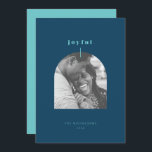 Tarjeta Festiva Joyful Arched Photo Holiday Card<br><div class="desc">Esta tarjeta de vacaciones incluye una paleta de colores festivos,  una foto única y un saludo alegre. Hay otros colores y opciones de fondo disponibles bajo petición. ¡Gracias por visitar mi tienda Zazzle!</div>