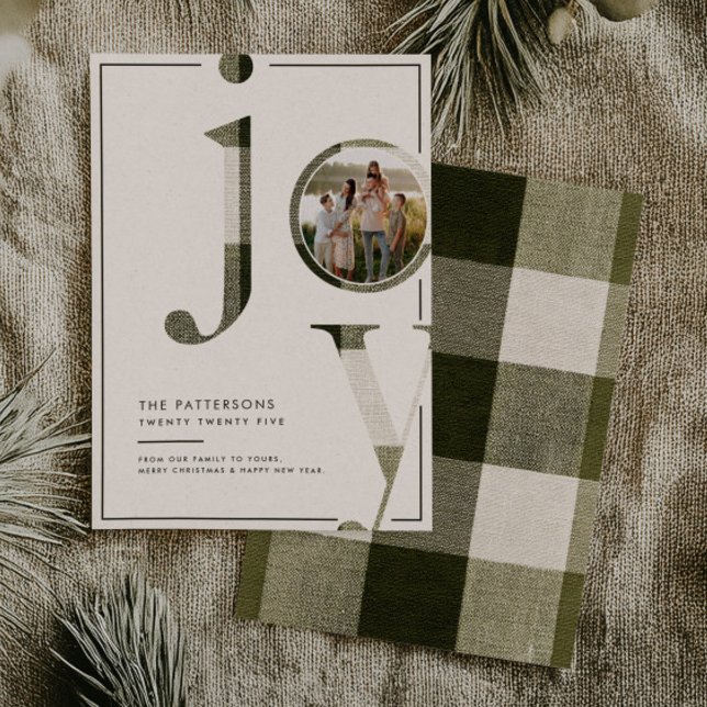 Tarjeta Festiva Joyful Rustic Green Plaid Family Photo Christmas (Subido por el creador)