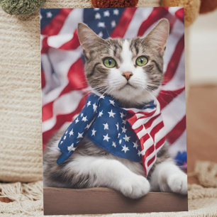 Tarjeta Festiva Kitty Patriótico: Una celebración de la libertad