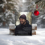 Tarjeta Festiva La Mercancía Más Caliente del Invierno Portada de<br><div class="desc">Celebre a su esposo, novio o pareja de una manera elegante e inolvidable con nuestra tarjeta de estilo de portada de revista, que presenta el titular "La mercancía más caliente del invierno". Perfecta para Navidad o simplemente porque sí, esta tarjeta destaca el encanto y las cualidades irresistibles del hombre que...</div>