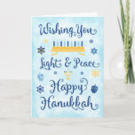 Tarjeta Festiva La singular Hanukkah luz y paz<br><div class="desc">Carta temática judía Hanukkah con menorah,  Estrella de David y Driedel.  El texto dice Deseándote Luz y Paz Feliz Hanukkah.  El fondo es un lavabo de color azul claro.  Personalice el interior con su propio mensaje y/o logotipo de la empresa.</div>