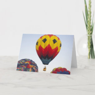 Tarjeta Festiva Lanzando globos de aire caliente