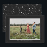 Tarjeta Festiva Las maravillas de su guión gráfico de amor simple<br><div class="desc">Las maravillas de su amor Foto Script Simple Holiday Card Pop en su foto favorita y agregue su nombre. ¡Eso es todo! Tan simple.</div>