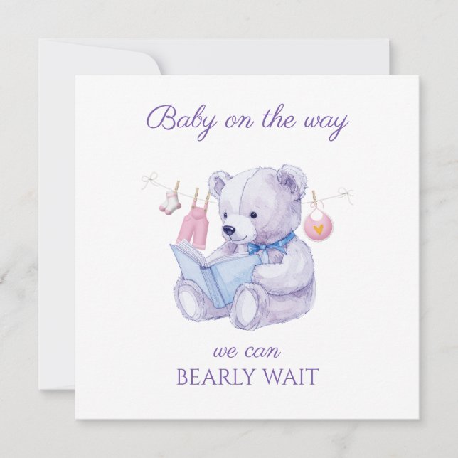 Tarjeta Festiva Lavender Bear leyendo un libro Baby Shower (Anverso)